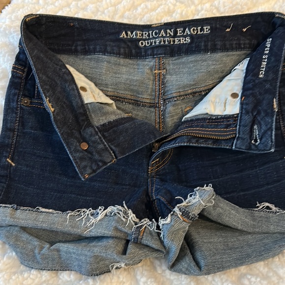 American Eagle Super Stretch Shorts Size 2 - Picture 4 of 6